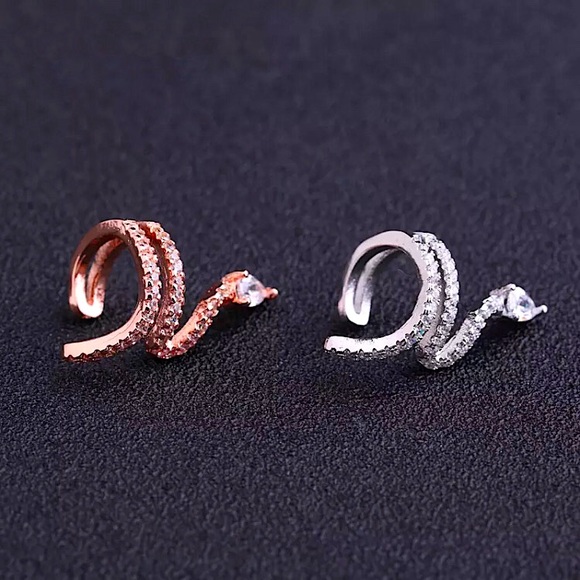 ⚜️[𝟯𝟬%𝗢𝗙𝗙|𝗯𝘂𝗻𝗱𝗹𝗲𝘀 𝟯+]⚜️CZ Rhodium Snake Cuff Earring NEW - Picture 8 of 12